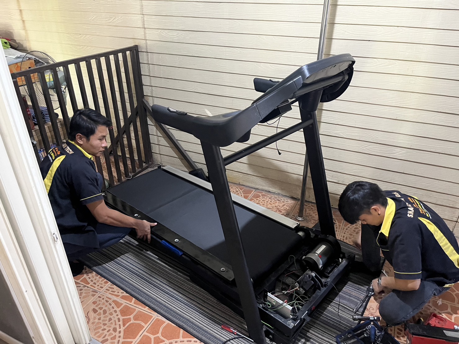ผลงานซ่อมลู่วิ่งไฟฟ้า อาการแผงล่างไม่ทำงาน โดย S.Nano Gym Tech